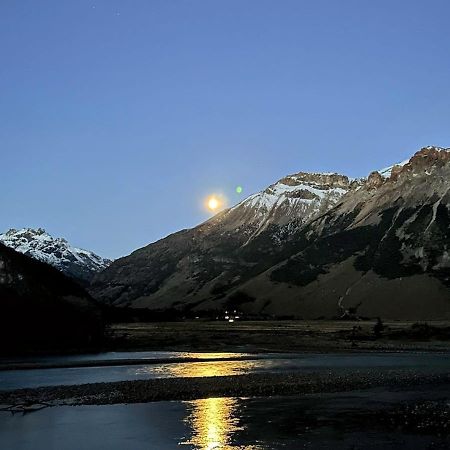Camping Rio De Las Vueltas 厄尔查尔坦 外观 照片