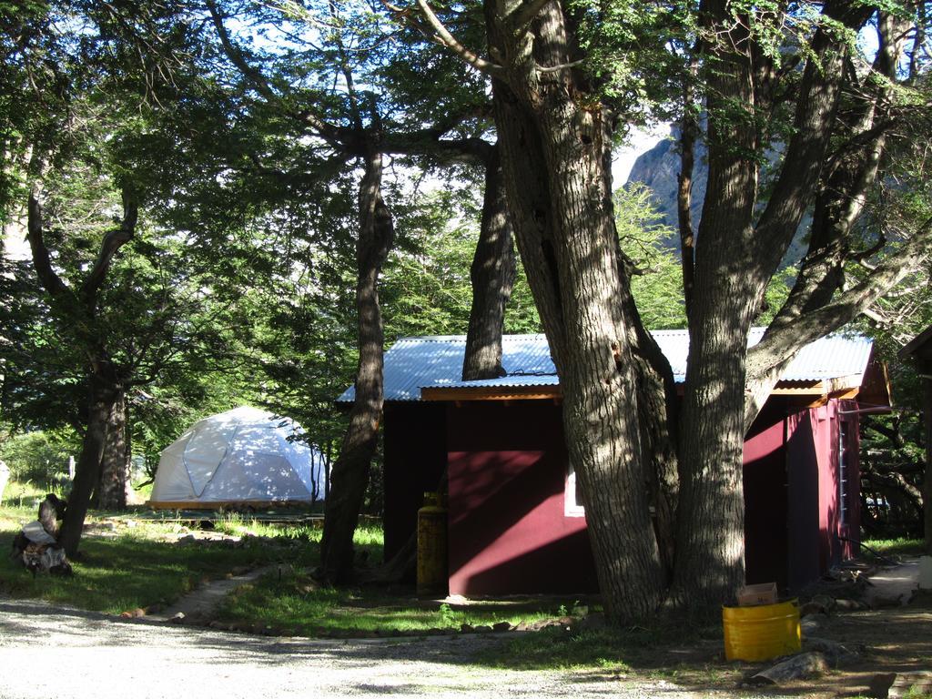 Camping Rio De Las Vueltas 厄尔查尔坦 外观 照片