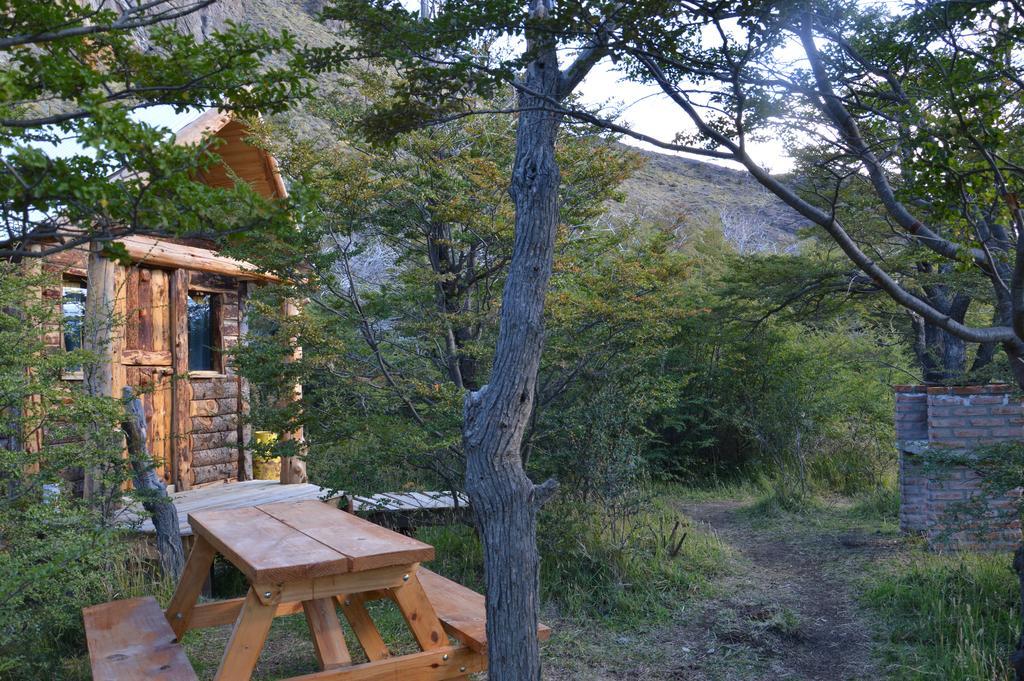 Camping Rio De Las Vueltas 厄尔查尔坦 外观 照片