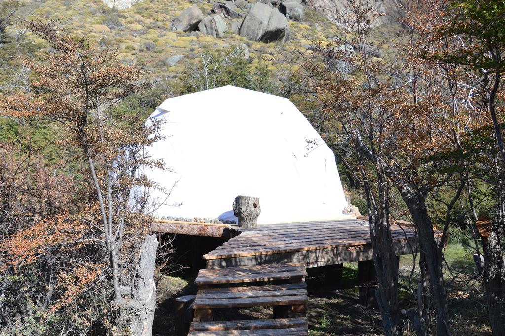 Camping Rio De Las Vueltas 厄尔查尔坦 外观 照片