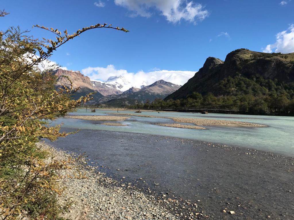 Camping Rio De Las Vueltas 厄尔查尔坦 外观 照片