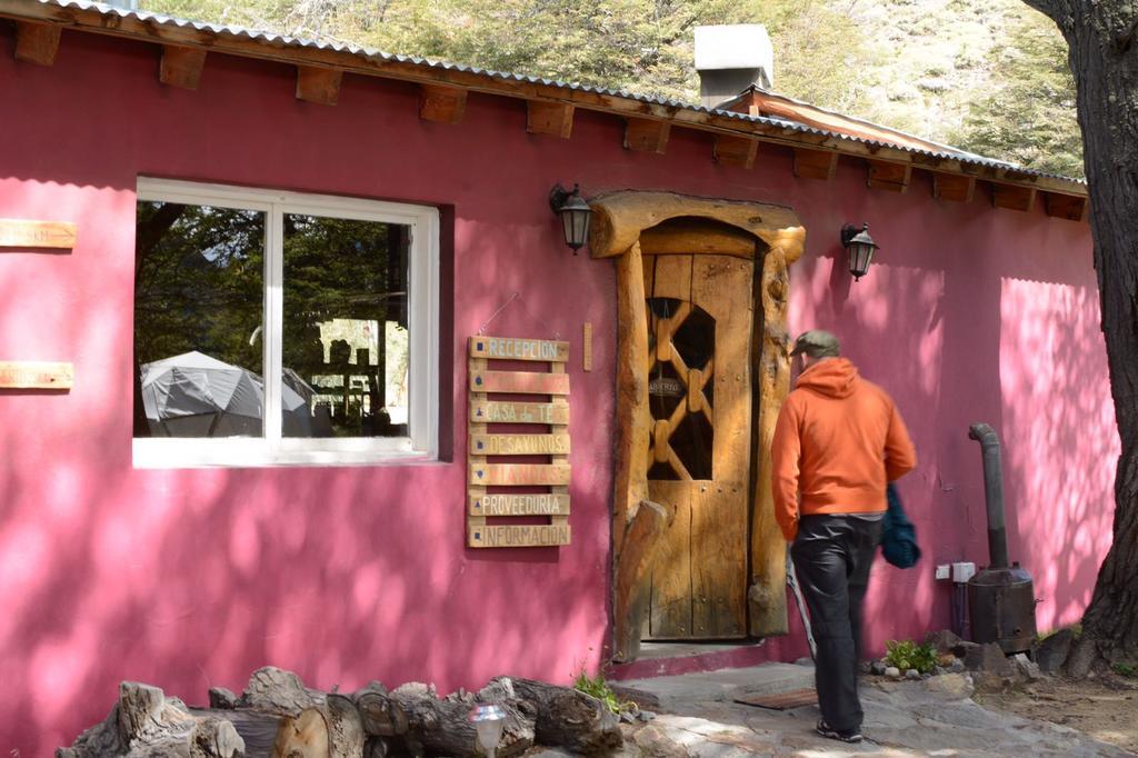 Camping Rio De Las Vueltas 厄尔查尔坦 外观 照片
