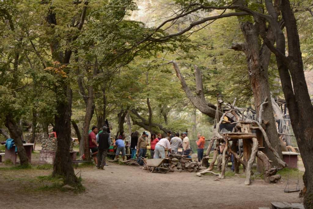 Camping Rio De Las Vueltas 厄尔查尔坦 外观 照片