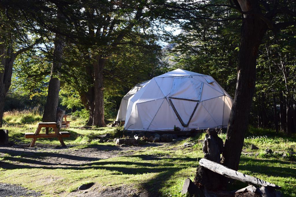 Camping Rio De Las Vueltas 厄尔查尔坦 外观 照片